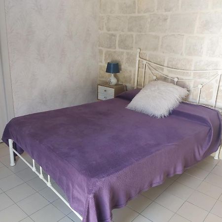 One Bedroom Apartment Кормі Екстер'єр фото