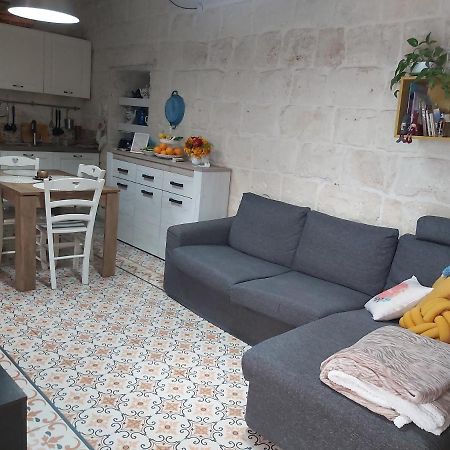 One Bedroom Apartment Кормі Екстер'єр фото