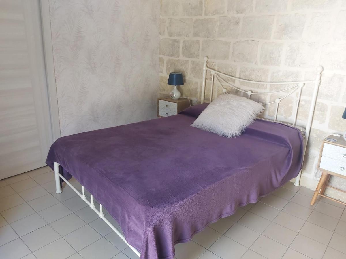 One Bedroom Apartment Кормі Екстер'єр фото