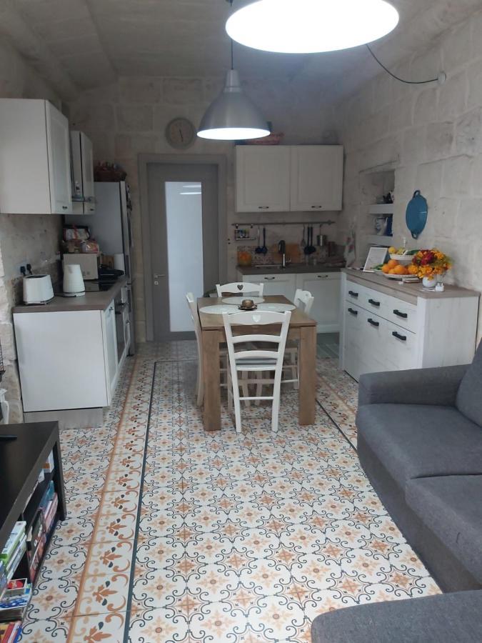 One Bedroom Apartment Кормі Екстер'єр фото